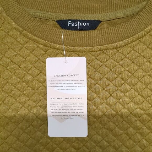 Eyelet Lace Sleeve Quilted Long Sleeve Top Crewneck Size Small NWT Cottagecore - Picture 2 of 5